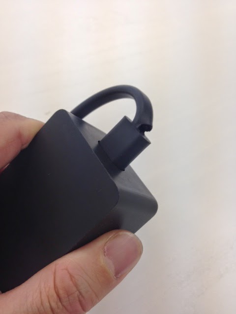 Surfaceの電源コードが焼け焦げる