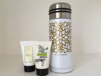 ハンドクリームとお茶